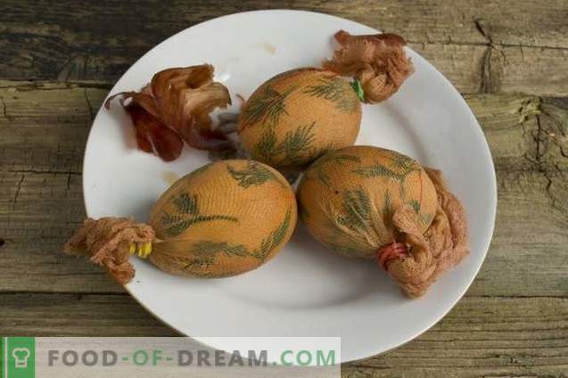 Kaip dažyti kiaušinius Velykams su ciberžolėmis, svogūnų žievelėmis, marle ...