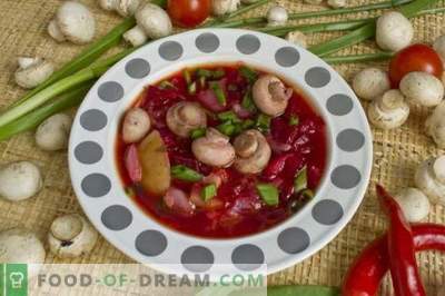 Raudonųjų burokėlių sriuba su vištiena ir pievagrybiais
