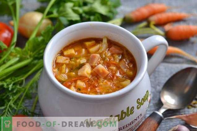 Paprasta daržovių sriuba su kumpiu