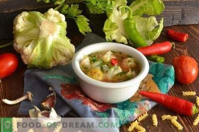Vegetarische Suppe mit Blumenkohl