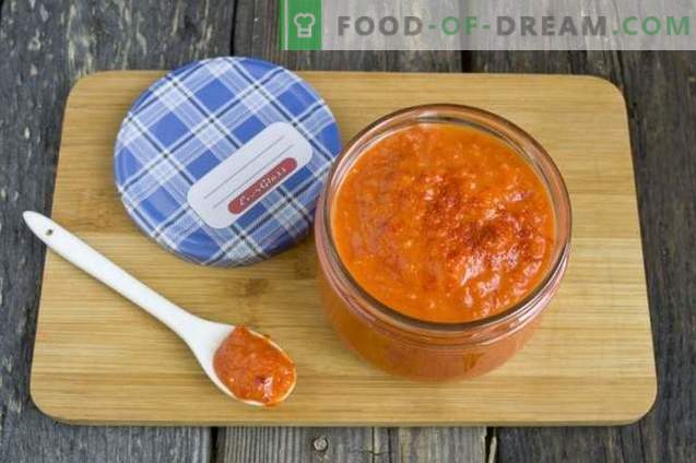 Naminiai ketchupai, pagaminti iš šviežių pomidorų ir paprikų