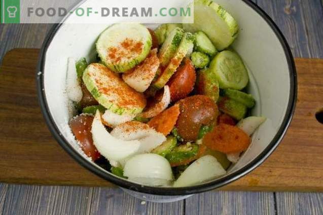Korėjos salotos su agurkais ir pomidorais žiemai