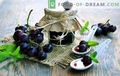 Grape jam - refinement and simplicity, charm and freshness all year round! There is bad weather outside, and we are warm with jam made from grapes - this is happiness!