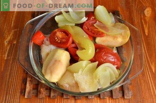 Žaliosios paprikos obuolių ir pomidorų užpilduose