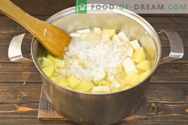Špinatai ir kokosų kremo sriuba