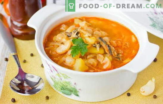 Šprotų sriuba pomidorų padaže yra skanių pietų biudžeto versija. Įrodytas šprotų sriuba receptai pomidorų padaže