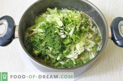 Žalioji sriuba, pagaminta iš jaunų daržovių - vasaros patiekalas kiekvieną dieną