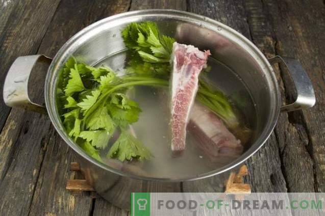 Sopa con calabaza, frijoles y costillas de cerdo
