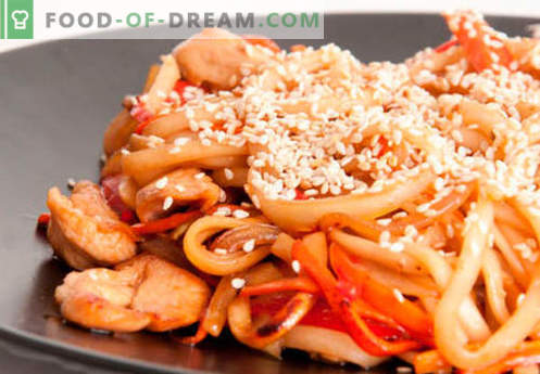 Gli Udon noodles sono le migliori ricette. Come cucinare correttamente e gustosi spaghetti di udon a casa.